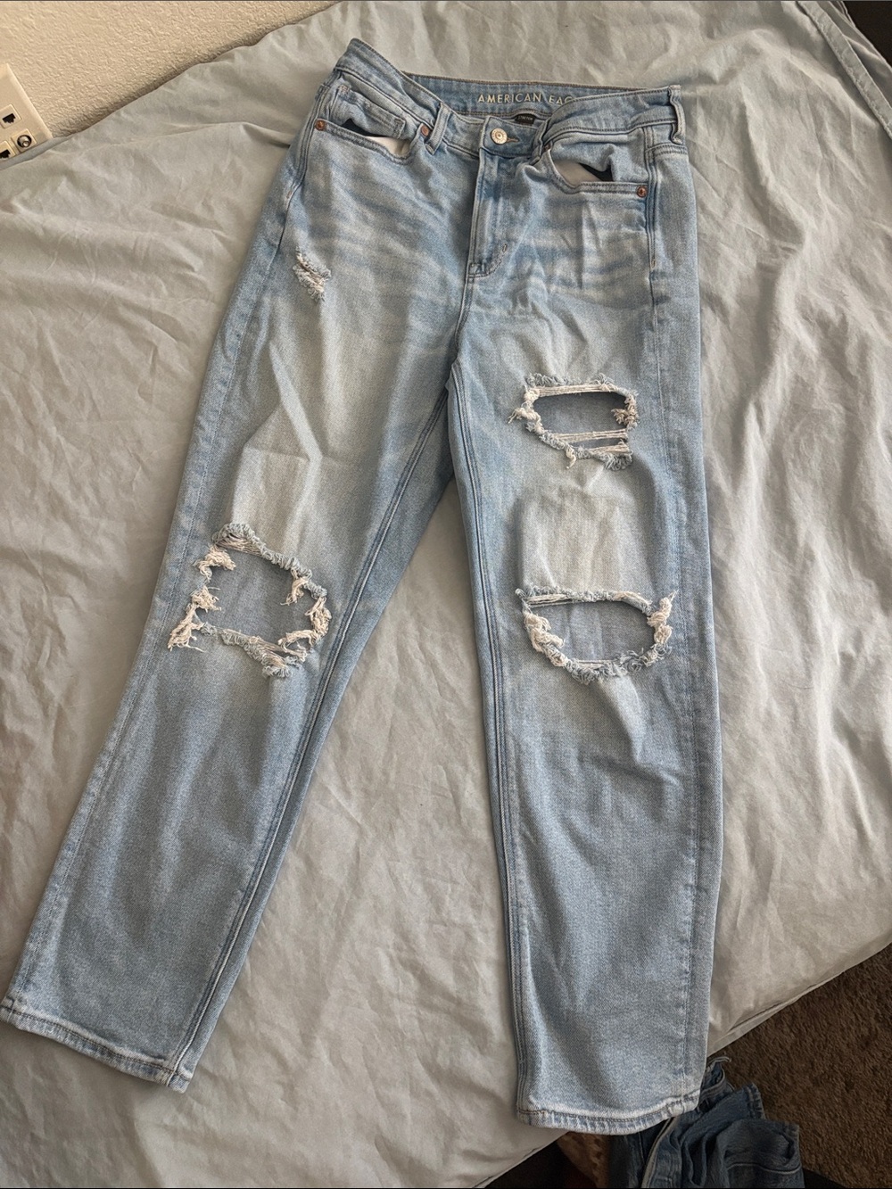 American Eagle Outfitters Light Blue Ripped Jeans